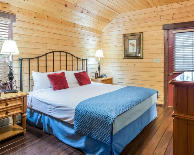 كابينة بسرير كينج وسرير كوين بغرفتي نوم مع أريكة، Bluegreen Vacations Shenandoah Crossing, an Ascend Collection Resort 2/6
