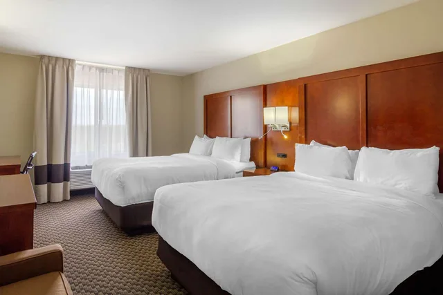 غرفة بسريرين كوين، Comfort Inn & Suites Sterling CO 1/3