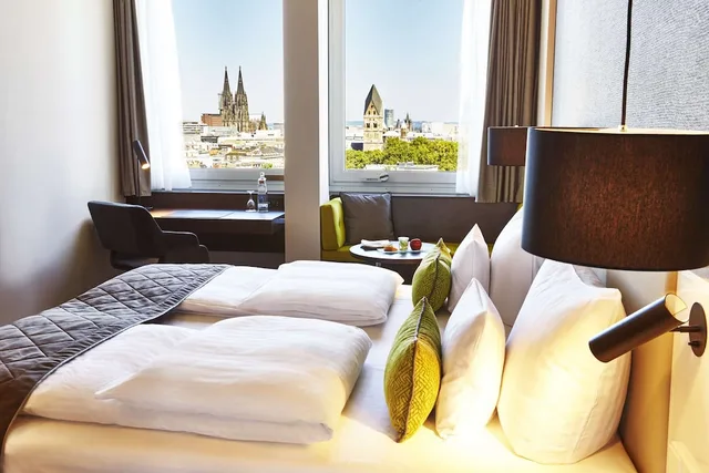 غرفة سوبيريور بسرير كوين، Steigenberger Hotel Koln 3/5
