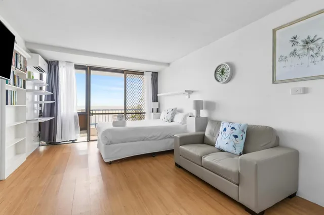 غرفة بريميوم بسرير كوين، BAYVIEW TOWER 1/1