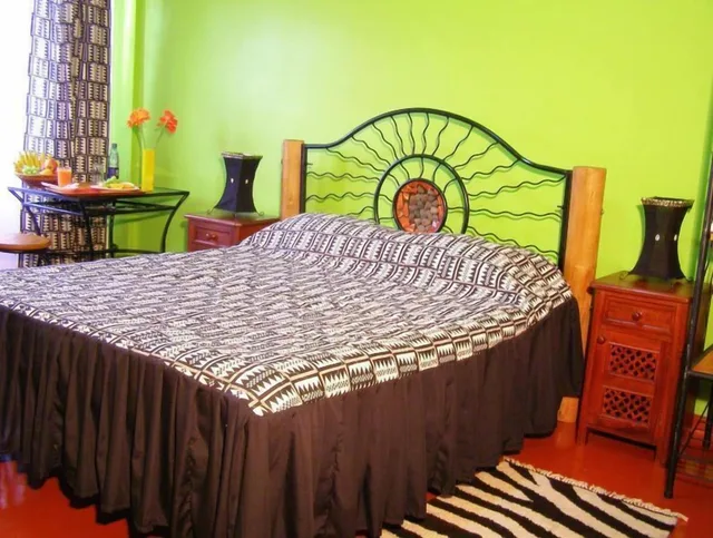 غرفة بسرير كوين بحمام خاص، Khweza Bed & Breakfast 1/2