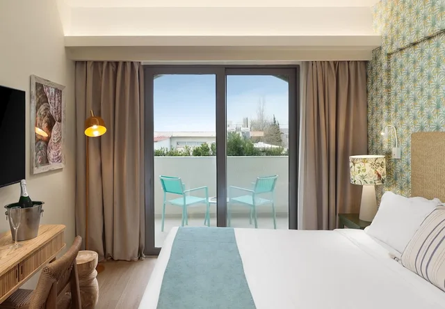 غرفة ديلوكس بسرير مزدوج أو سريرين منفصلين بإطلالة على الفناء، Leonardo Kolymbia Resort 4/7