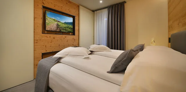 غرفة عائلية رباعية بسرير مزدوج وسريرين منفصلين، Hotel Sporting - Family Hospitality 2/5