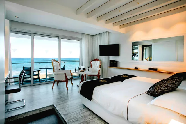 غرفة كلاسيكية مفردة داخلية بشرفة بإطلالة، The Ciao Stelio Deluxe Hotel - Adults Only 1/1