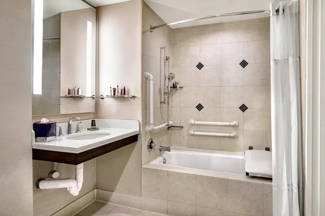 غرفة كلوب بسرير كينج بإطلالة على المرسى، Marriott Marina Del Rey 6/10