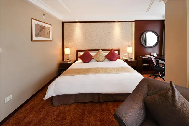 غرفة تنفيذية بسرير مزدوج أو سريرين منفصلين، Central Hotel Shanghai 2/4
