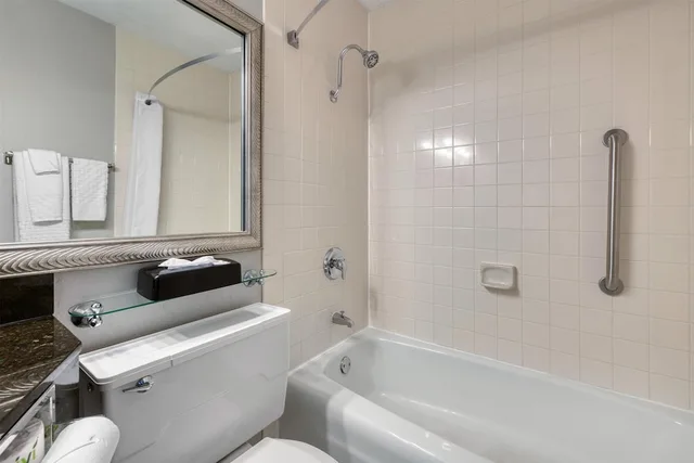 غرفة قياسية كبيرة بسرير كينج، Best Western Tomah Hotel 5/5