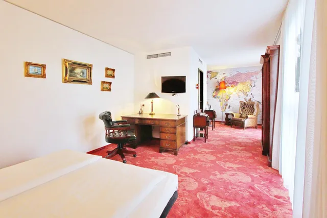 جناح جونيور، Arcotel Rubin Hotel 1/7