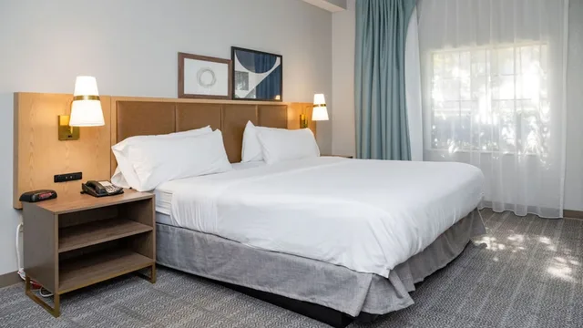 2 Bedrooms, 1 King and 2 Double Beds, Dining Area, Kitchen، Staybridge Suites Jackson 1/7
