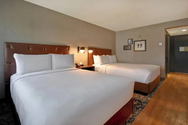 غرفة رباعية بسرير كوين لذوي الإعاقة، Four Points By Sheraton Boston Newton 2/4