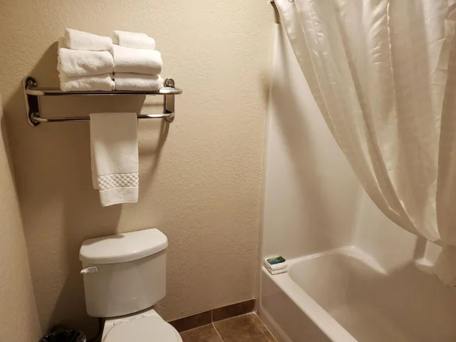جناح بسرير كينج، Cobblestone Inn and Suites Maryville 5/10