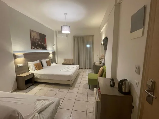 غرفة ثلاثية، Voula Hotel 3/10