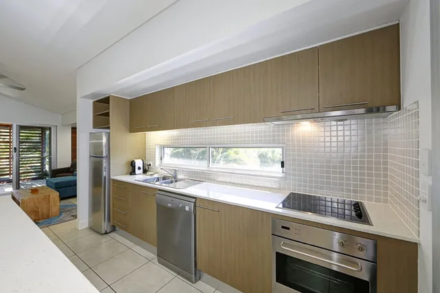 2 Bedrooms, Beach House, Apartment, Twin Beds, King Bed، Sandcastles 1770 Motel Resort 9/10