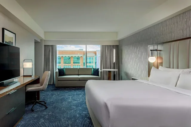 غرفة كلوب بسرير مزدوج، Renaissance Boston Waterfront Hotel 3/10