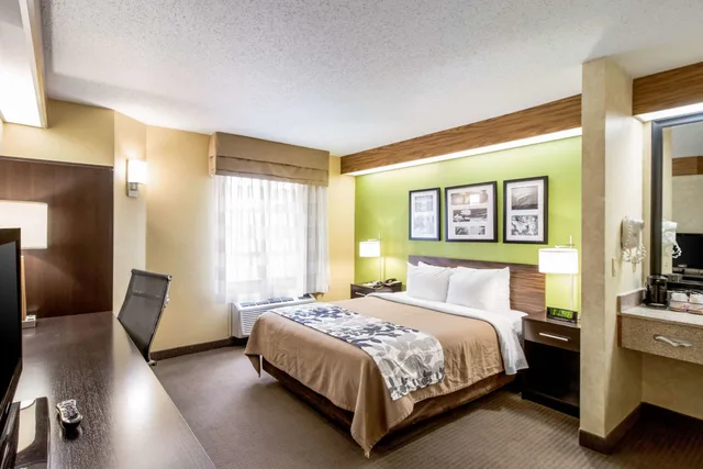 غرفة قياسية بسرير كوين، Sleep Inn Sioux Falls Airport, SD 1/4