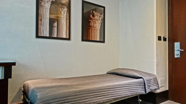غرفة ثلاثية، Hotel Giuggioli 3/8