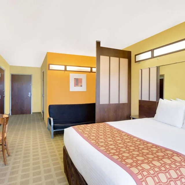 غرفة سوبيريور بسرير كوين لذوي الإعاقة، Microtel Inn & Suites by Wyndham Princeton 2/7