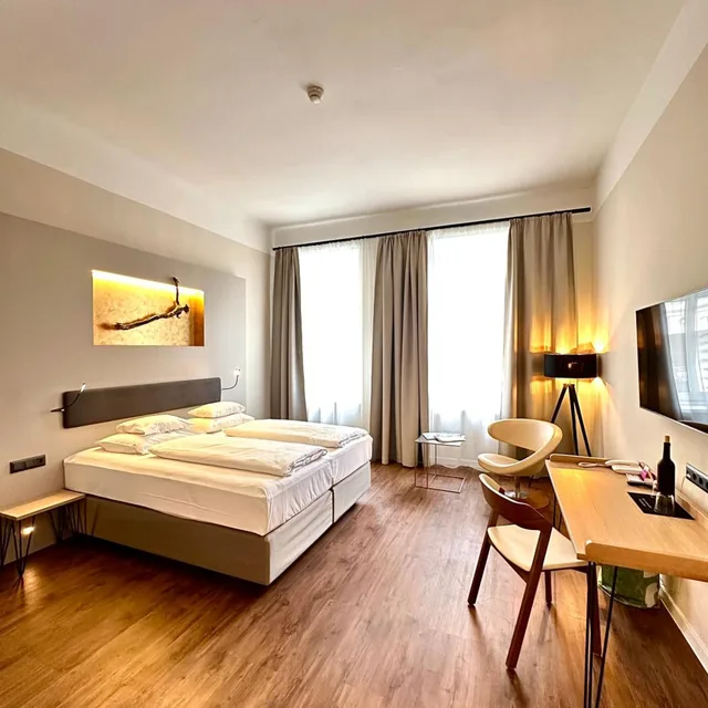 غرفة كبيرة بسرير مزدوج، Hotel Rathaus Wein & Design 1/10