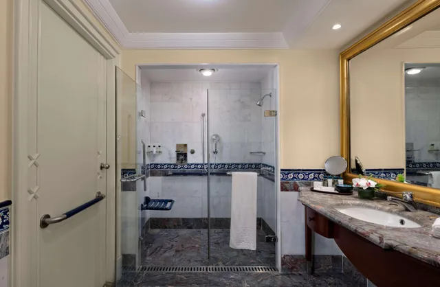 غرفة بسرير مزدوج بإطلالة على الحديقة، Ciragan Palace Kempinski Istanbul 5/5