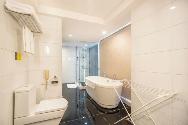 Suite, King Bed, Leeden Hotel Guangzhou 5/7