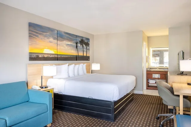 غرفة بزنس بسرير كينج، Days Inn by Wyndham Port Charlotte/Punta Gorda 9/10