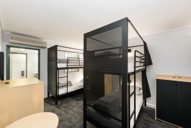 سكن مشترك مختلط بستة أسرّة بحمام خاص، YHA Brisbane City 2/2