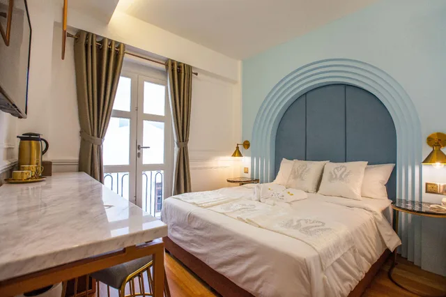 Deluxe, Balcony, White Mansion Hotel 2/3