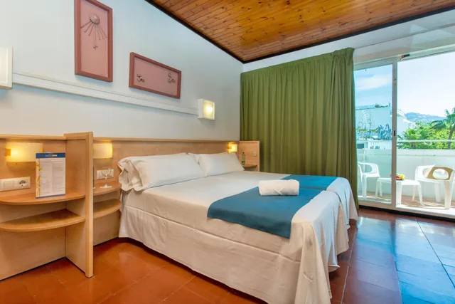 Plus, Double Bed، Xaine Park 1/8