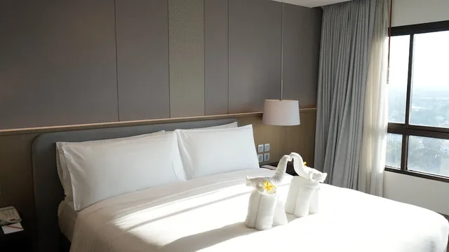 جناح غراند بسرير كينج وسريرين منفصلين بإطلالة على النهر بغرفتي نوم، Centara Riverside Hotel Chiang Mai 4/7