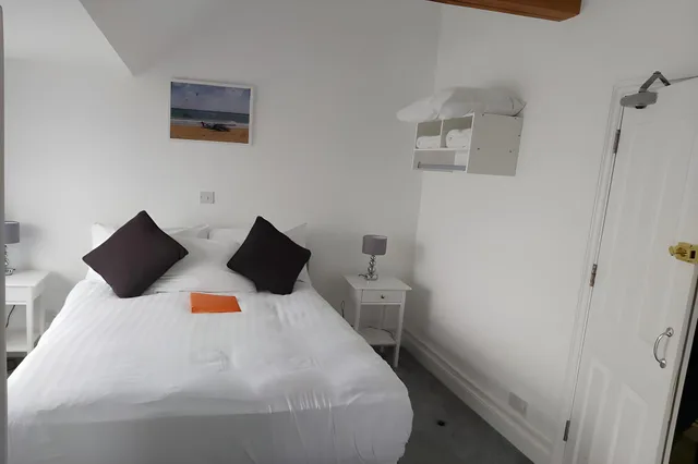 غرفة قياسية بسريرين مزدوجين، OYO The Pier Hotel 1/1