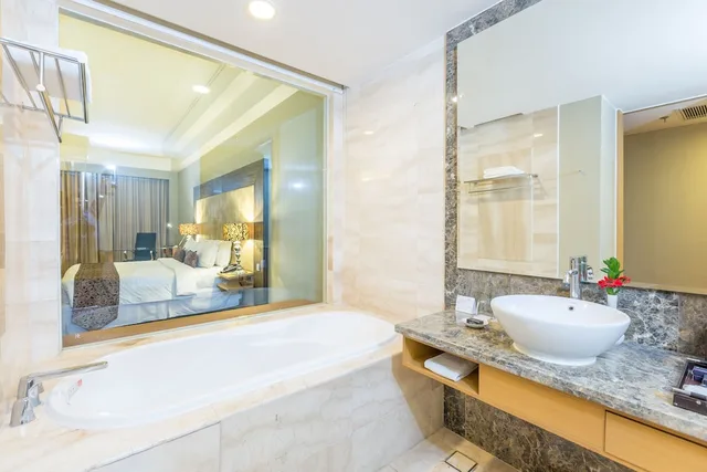 Deluxe Twin, Wyndham Surabaya City Centre 6/7