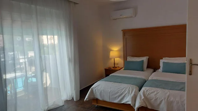 غرفة كومفورت رباعية، Peridis Family Resort 1/2
