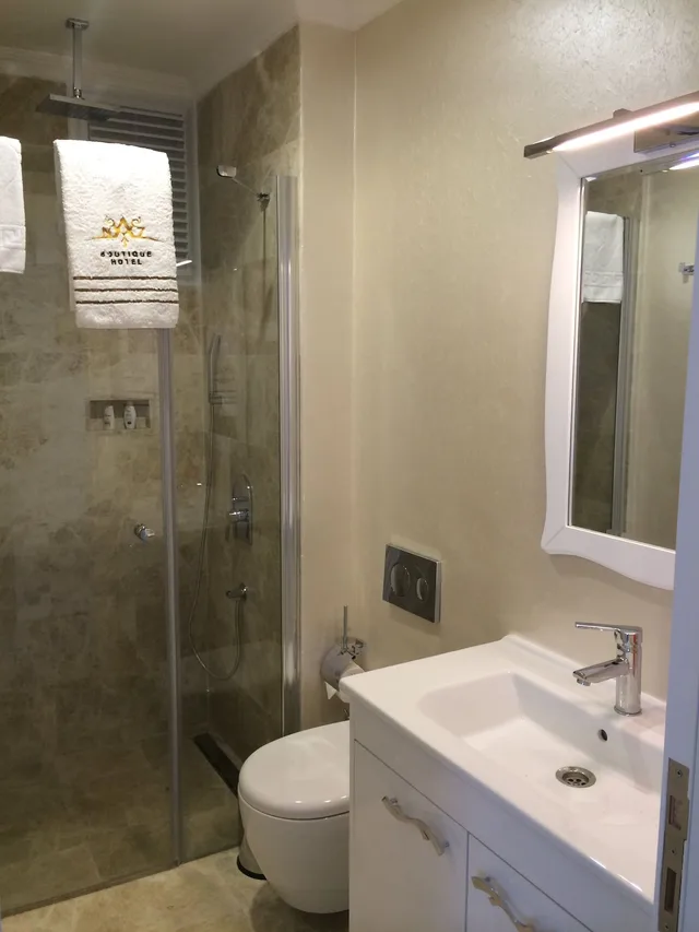 غرفة قياسية بسرير كوين بشرفة، Gocek Naz Hotel 9/9