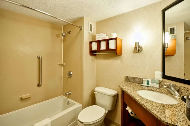 غرفة بسريرين مزدوجين، Hampton Inn Cleveland Westlake 3/3