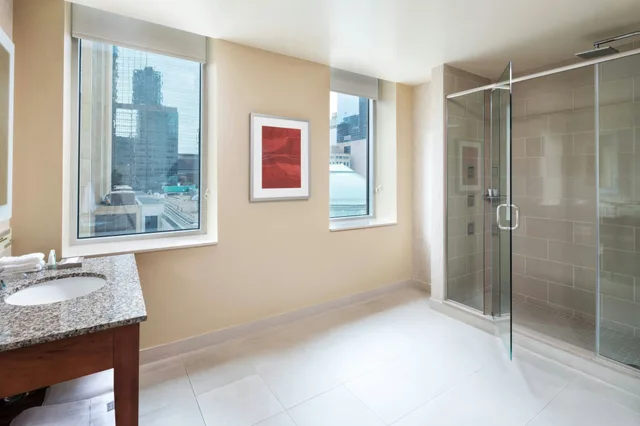 جناح، The Westin Minneapolis 4/5
