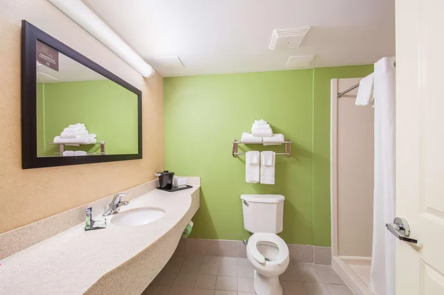 جناح، Sleep Inn & Suites Dover University Area 3/3