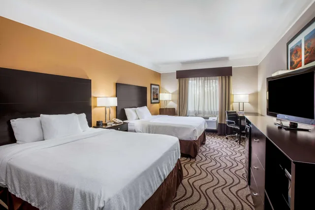 غرفة بسريرين كوين، La Quinta Inn & Suites by Wyndham Pasadena 1/2
