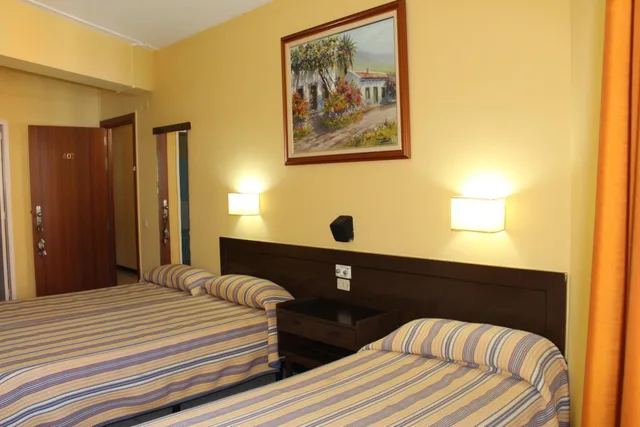 غرفة ثلاثية بسرير فردي، Hotel Olympia 1/5