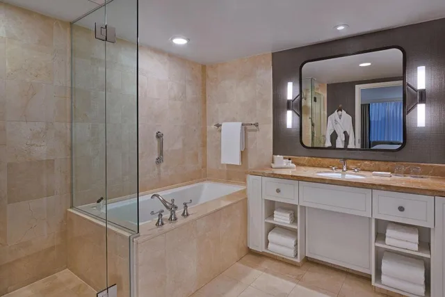 1 Bedroom, Executive, Suite, King Bed, Sofa, Club Floor، The Whitley A Luxury Collection Hotel Atlanta Buckhead 3/3