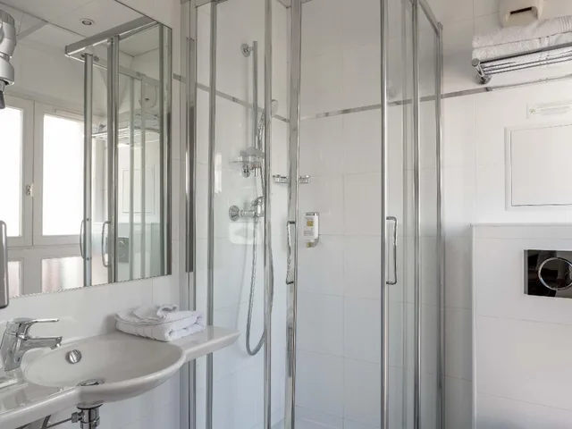 غرفة قياسية مفردة، Beaugrenelle Tour Eiffel Hotel 2/2