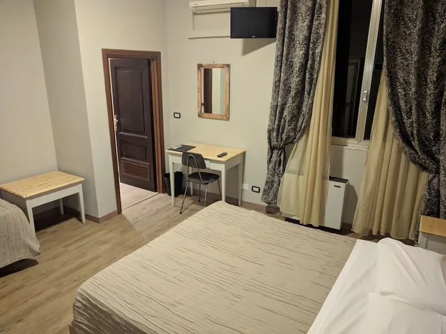 غرفة قياسية ثلاثية بسرير مزدوج وسرير فردي، Villa Ambra 3/6