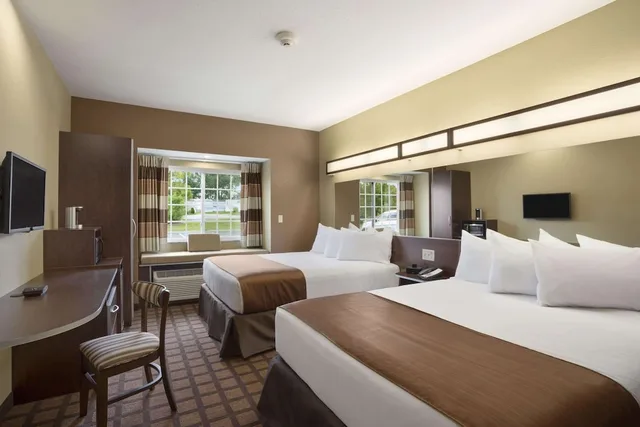 جناح استوديو بسرير كوين بمطبخ صغير لذوي الإعاقة، Microtel Inn Suites By Wyndham Carrollton 1/3