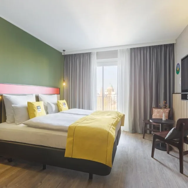 Premium, King Bed, Queen Bed, Kitchenette, Holiday Inn - the niu, Amity Potsdam by IHG 4/10