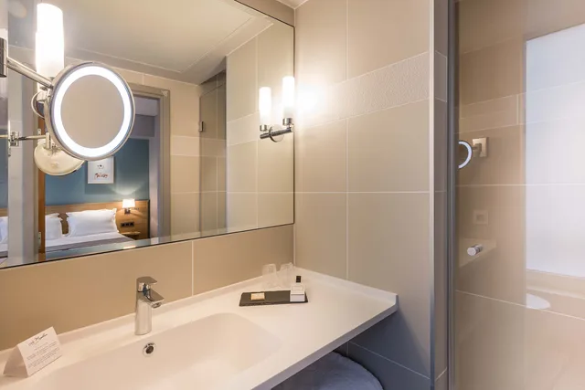جناح جونيور، Hotel Magellan 3/3