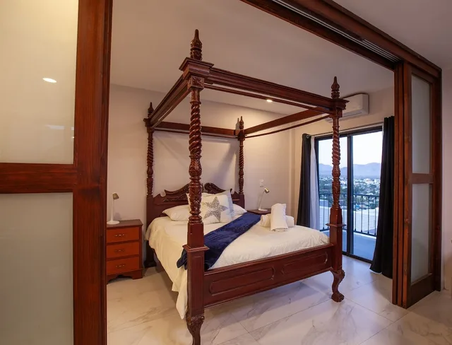 شقة ديلوكس بسرير كينج وسرير كوين بإطلالة على المدينة بشرفة مع أريكة، Collection O Morgan City Center, Los Cabos 2/5