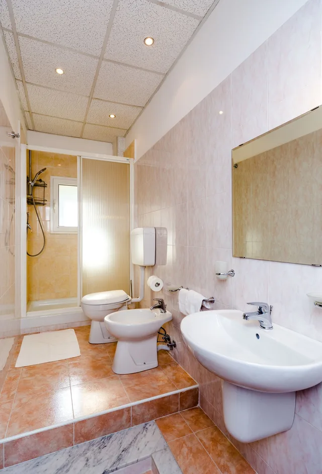 غرفة سوبيريور ثلاثية بسرير مزدوج وسرير بطابقين، Hotel Boccascena 3/8