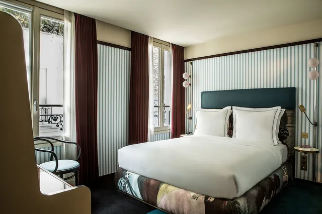 غرفة كلاسيكية بسرير كوين، Hotel du Rond-Point des Champs-Elysees 6/8