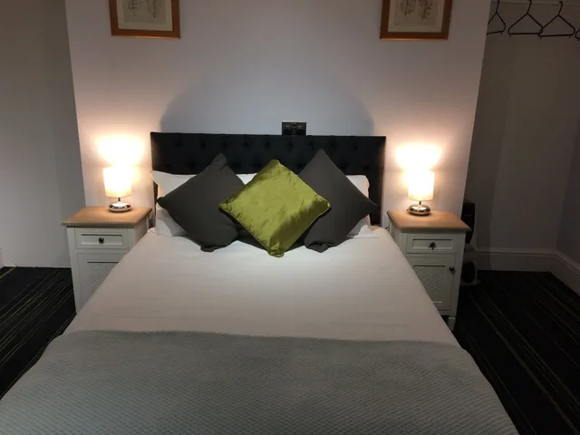 غرفة كومفورت ثلاثية بثلاثة أسرّة، Queen's Guesthouse 4/4