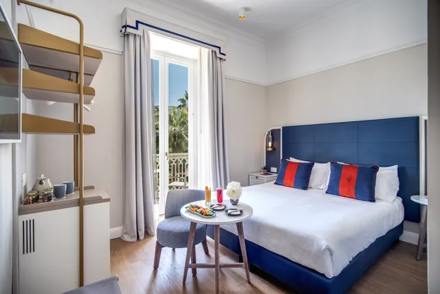 غرفة سوبيريور بسريرين منفصلين أو سرير مزدوج بشرفة، Hotel Mediterraneo Sorrento 1/3