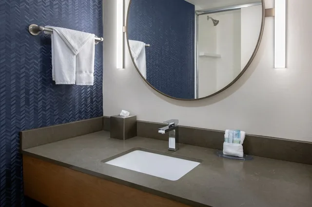 Room, 2 Queen Beds, Accessible, Fairfield Inn Marriott Rochester Airport 3/3